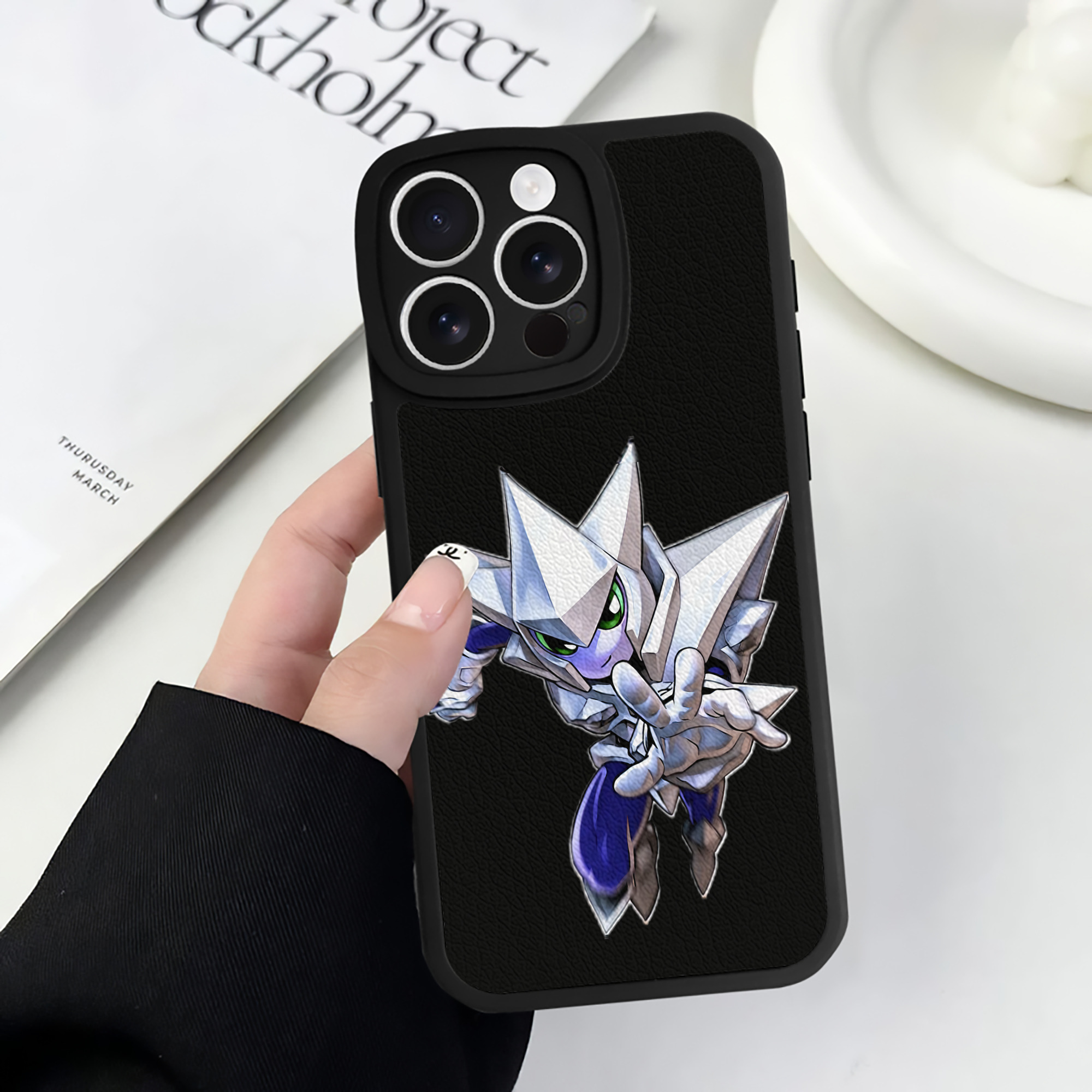 （画像用） 遊☆戯☆王 Yu-Gi-Oh! 【iPhone 16シリーズ対応】シリコンスマホケース（レザー調） 材質：シリコン